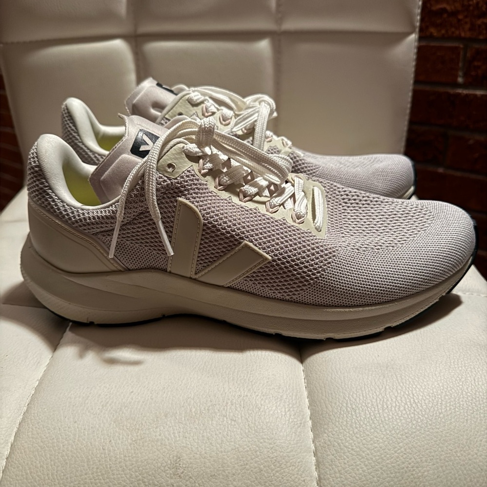 VEJA Marlin V-Knit Low Gray Chalk/pierre women Size 10.5/43.5 NWOB - Picture 2 of 10